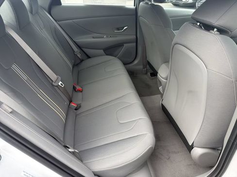 New 2026 Hyundai Elantra Hybrid FWD image 17