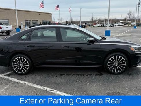 Used 2022 Volkswagen Passat 2.0T image 6