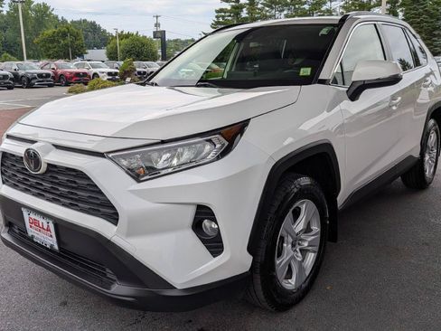 Used 2020 Toyota RAV4 XLE w/ Convenience Package AWD/4WD image 3