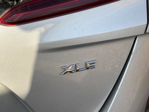 Used 2021 Toyota Prius Prime XLE w/ Carpet Mat Package (TMS) image 11