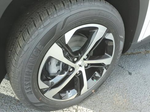 New 2026 Chevrolet Trax RS w/ Sunroof Package FWD image 16
