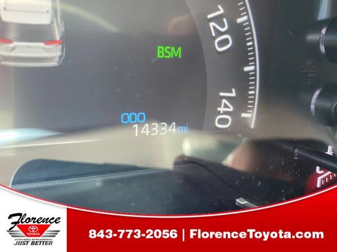 Used 2025 Toyota RAV4 XLE FWD image 5