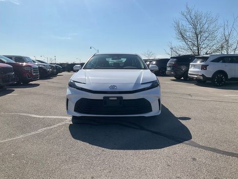 Used 2025 Toyota Camry LE FWD image 7