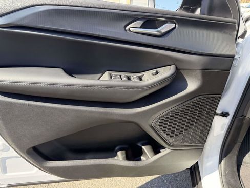 Used 2025 Jeep Grand Cherokee Laredo X w/ Luxury Tech Group I image 24