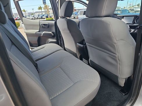 Used 2021 Toyota Tacoma SR5 RWD image 11