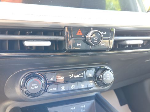 New 2026 Nissan Kicks SV w/ SV Premium Package FWD image 21
