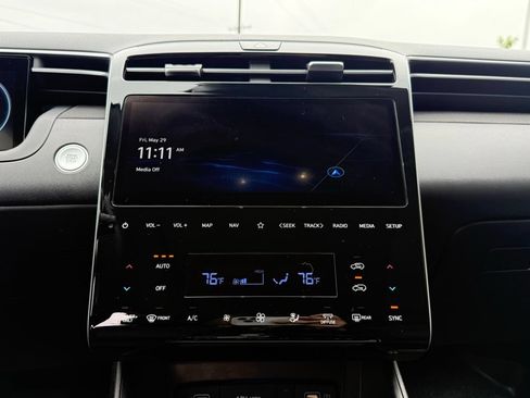 Certified 2022 Hyundai Tucson Limited AWD/4WD image 24