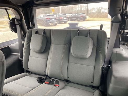 Used 2025 Jeep Wrangler Sport image 15