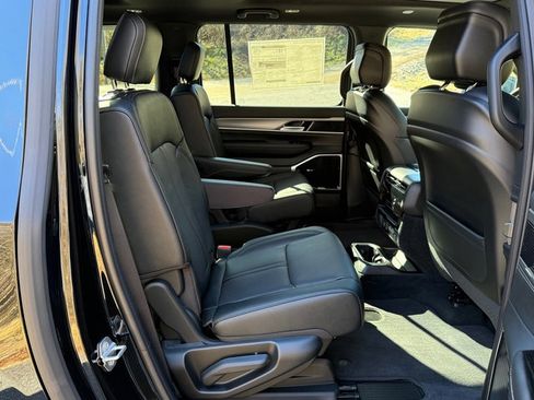 New 2026 Jeep Grand Wagoneer L Limited image 27