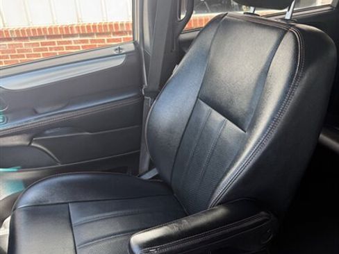 Used 2017 Dodge Grand Caravan GT FWD image 26