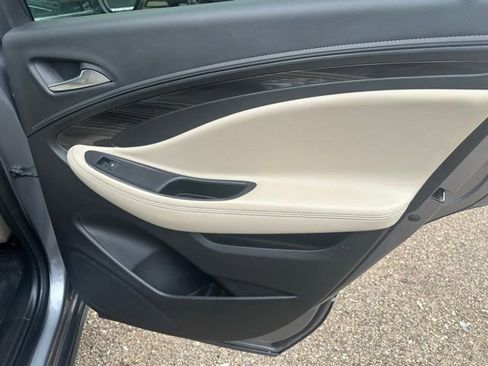 Used 2019 Buick Envision Premium w/ Driver Confidence Package image 18