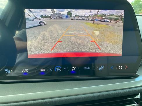 New 2026 Chevrolet Traverse LT w/ Sun and Wheel Package image 14