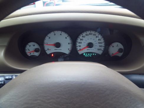 Used 2002 Chrysler Sebring GTC FWD image 8