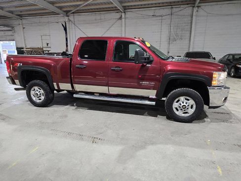 Used 2013 Chevrolet Silverado 2500 LT w/ Interior Plus Package image 19