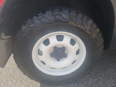 Used 2020 Land Rover Defender 110 image 8