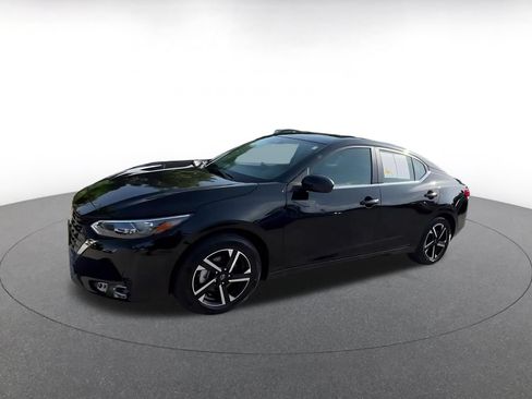 Used 2025 Nissan Sentra SV FWD image 8