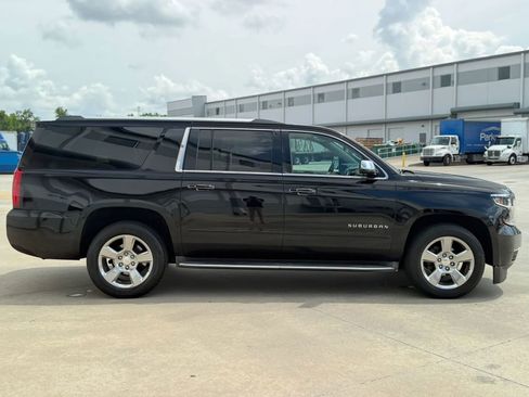 Used 2017 Chevrolet Suburban Premier AWD/4WD image 6