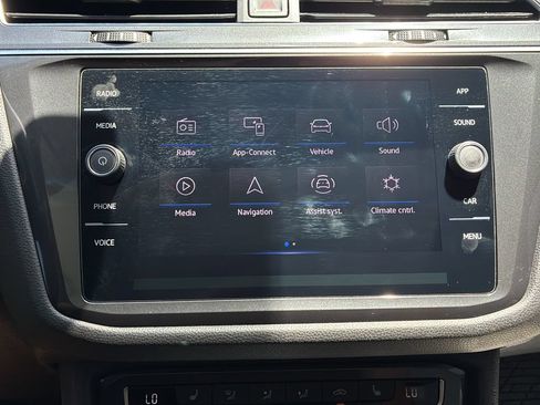 Used 2021 Volkswagen Tiguan SE w/ Panoramic Sunroof Package FWD image 20