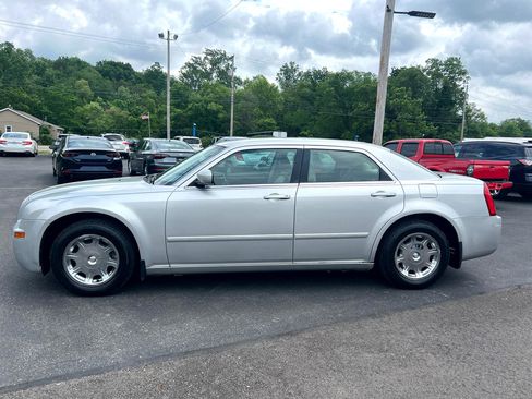 Used 2006 Chrysler 300 Touring image 3