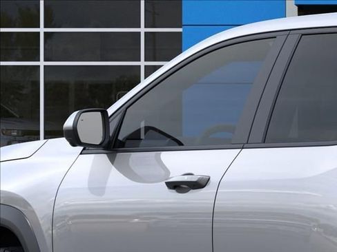 New 2026 Chevrolet Equinox LT w/ Safety and Technology Package FWD image 12