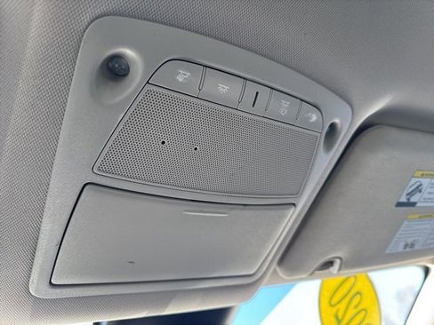 Used 2020 Nissan Rogue SV image 15