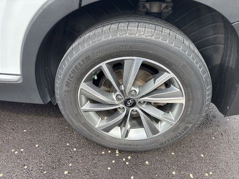 Used 2019 Hyundai Santa Fe AWD image 2