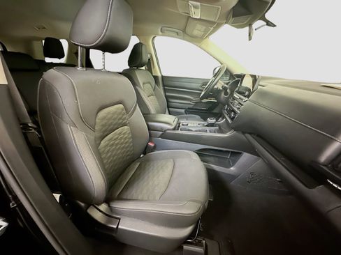 Used 2024 Nissan Pathfinder S w/ Cargo Package image 32