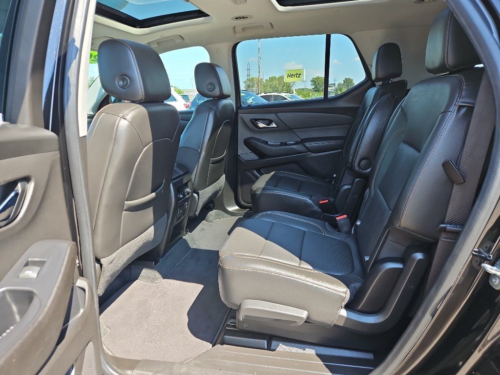 Used 2021 Chevrolet Traverse Premier w/ Redline Edition AWD/4WD image 16