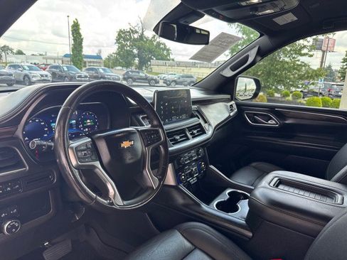 Used 2022 Chevrolet Suburban LT AWD/4WD image 12