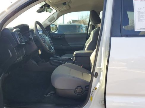 Used 2022 Toyota Tacoma SR w/ SR Convenience Package image 17