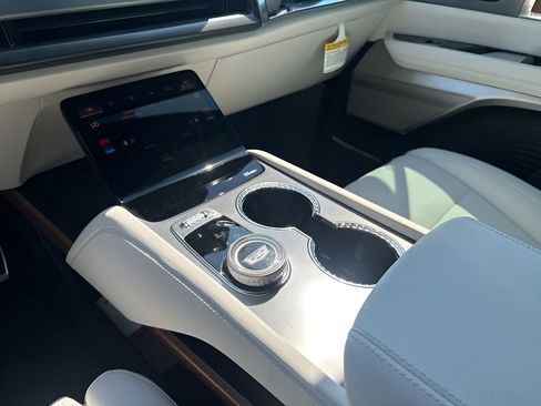 New 2026 Cadillac Vistiq Luxury image 36