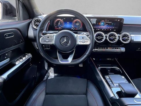 Used 2022 Mercedes-Benz GLB 250 image 7