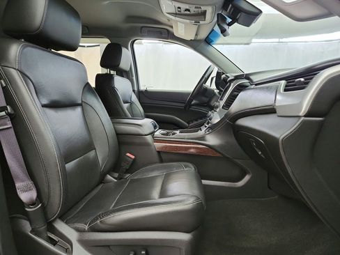 Used 2017 GMC Yukon SLT AWD/4WD image 32