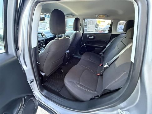 Used 2018 Jeep Compass Sport w/ Tech Group AWD/4WD image 16
