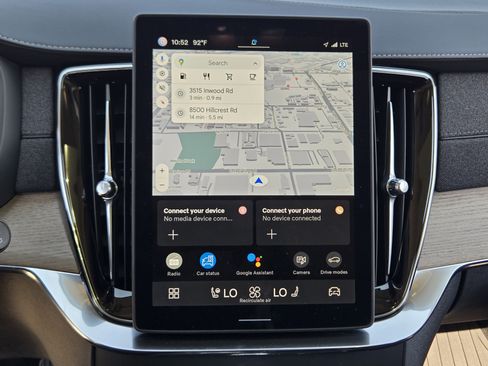 Certified 2025 Volvo XC90 B5 Core w/ Climate Package image 21