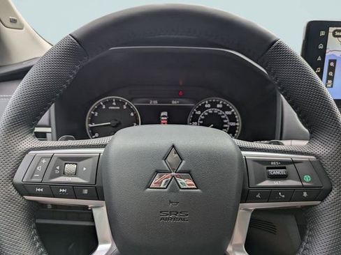 New 2026 Mitsubishi Outlander SE image 30