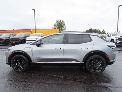 Used 2025 Chevrolet Equinox EV RS w/ Convenience Package II AWD/4WD image 4