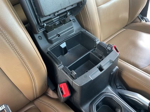 Used 2022 Jeep Wrangler Unlimited Rubicon w/ Trailer Tow Package image 45