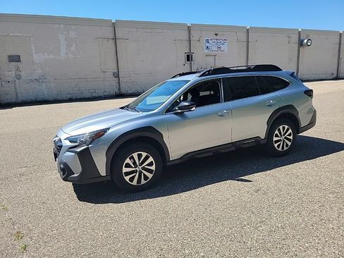Used 2023 Subaru Outback Premium AWD/4WD image 25