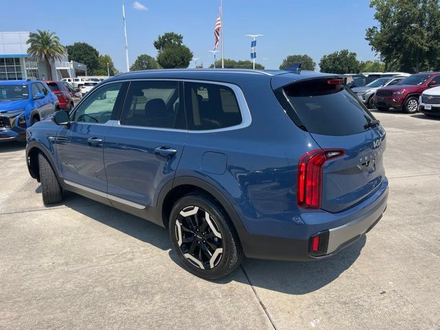 Used 2025 Kia Telluride S FWD image 4
