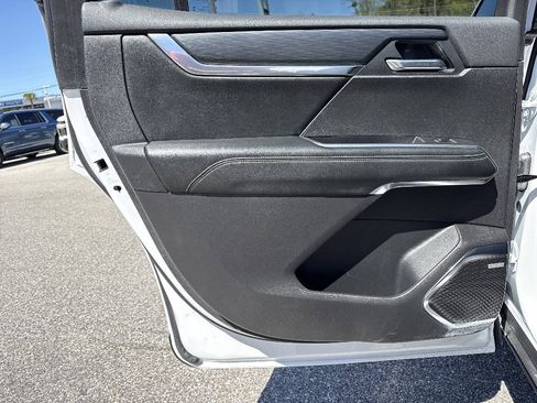 Used 2025 GMC Acadia Elevation FWD image 35