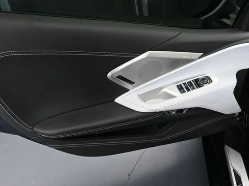 Used 2021 Chevrolet Corvette Stingray Premium Conv w/ Z51 Performance Package RWD image 26
