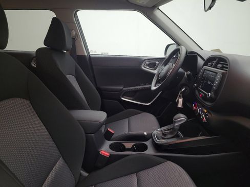 Used 2025 Kia Soul LX image 21