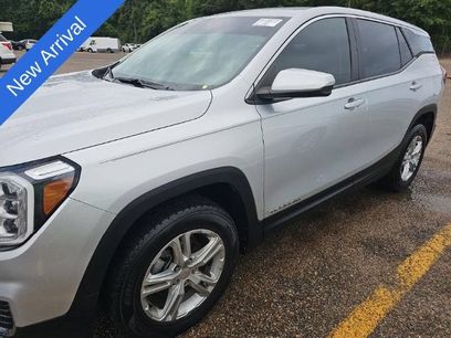 Used 2022 GMC Terrain SLE w/ Fleet Convenience Package