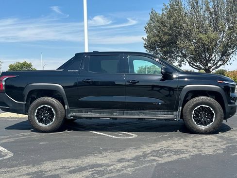 Used 2026 Chevrolet Silverado EV Trail Boss AWD/4WD image 3