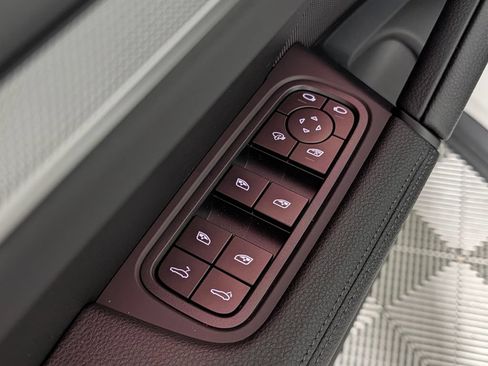 New 2026 Porsche Cayenne AWD/4WD image 27