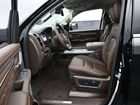 Used 2025 RAM 1500 Limited AWD/4WD image 10