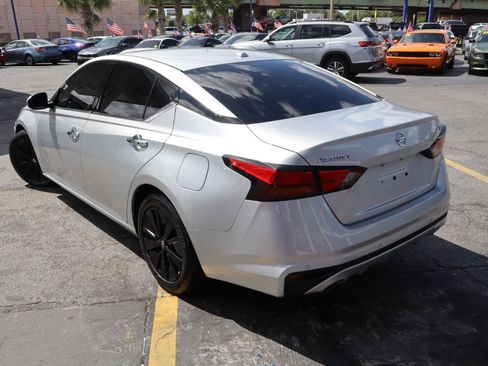 Used 2020 Nissan Altima 2.5 SL FWD image 5
