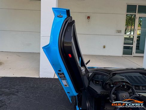 Used 2021 Lamborghini Aventador SVJ AWD/4WD image 28