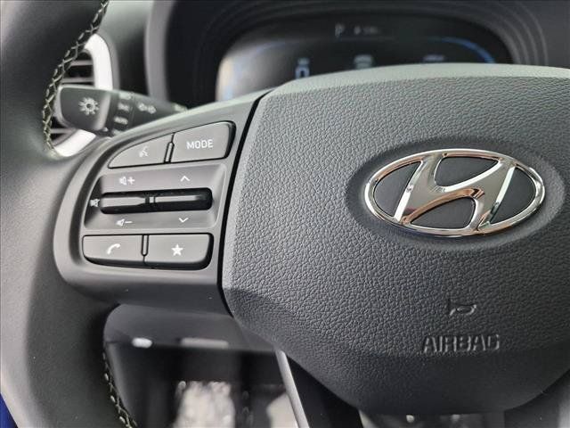 Certified 2025 Hyundai Venue Limited FWD image 29